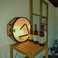 Lampe aus einem alten Schlagzeug